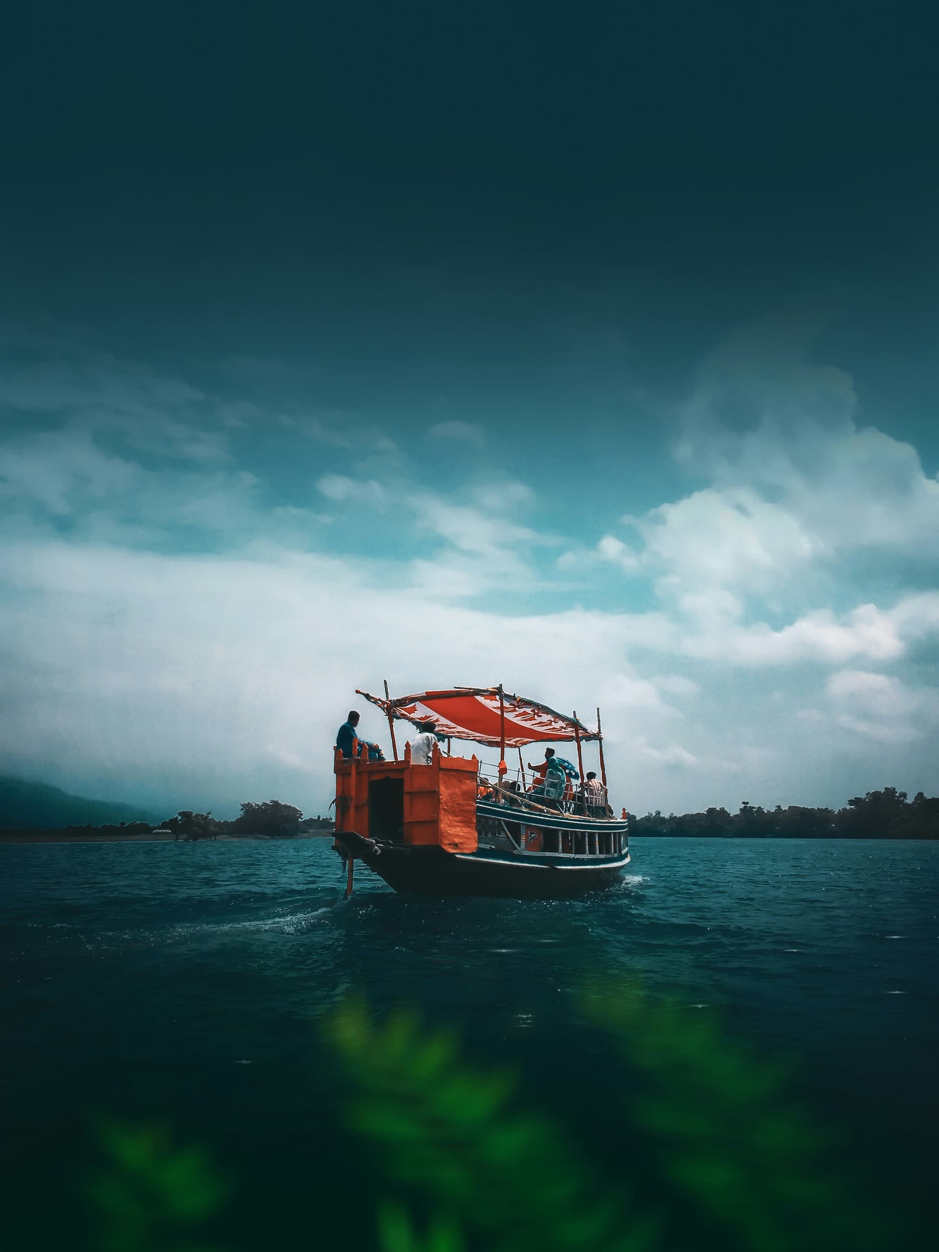 Rickshaws colorés dans les rues de Dhaka