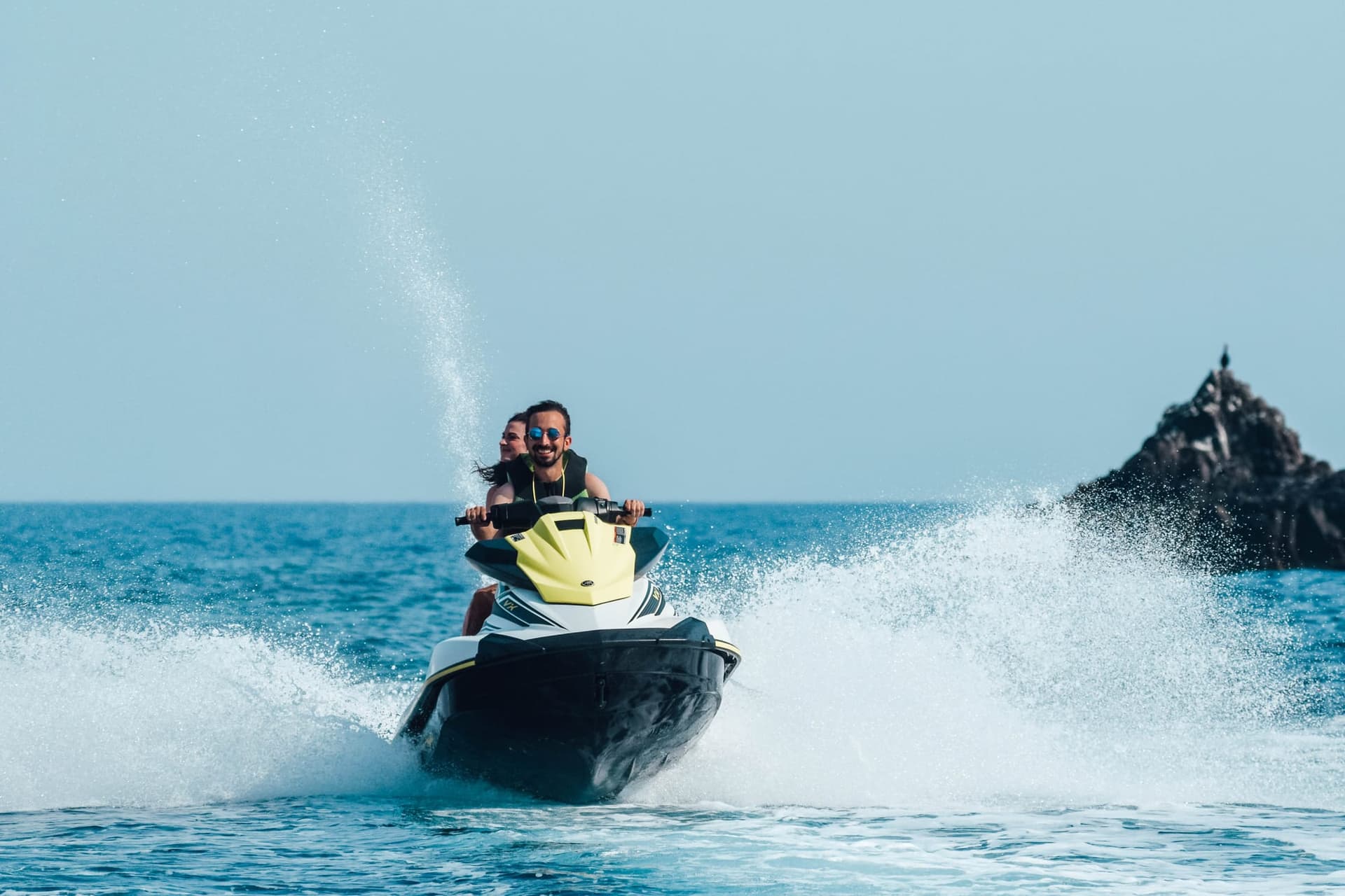 Jetski à Santorin – La meilleure activité de l’île en 2024