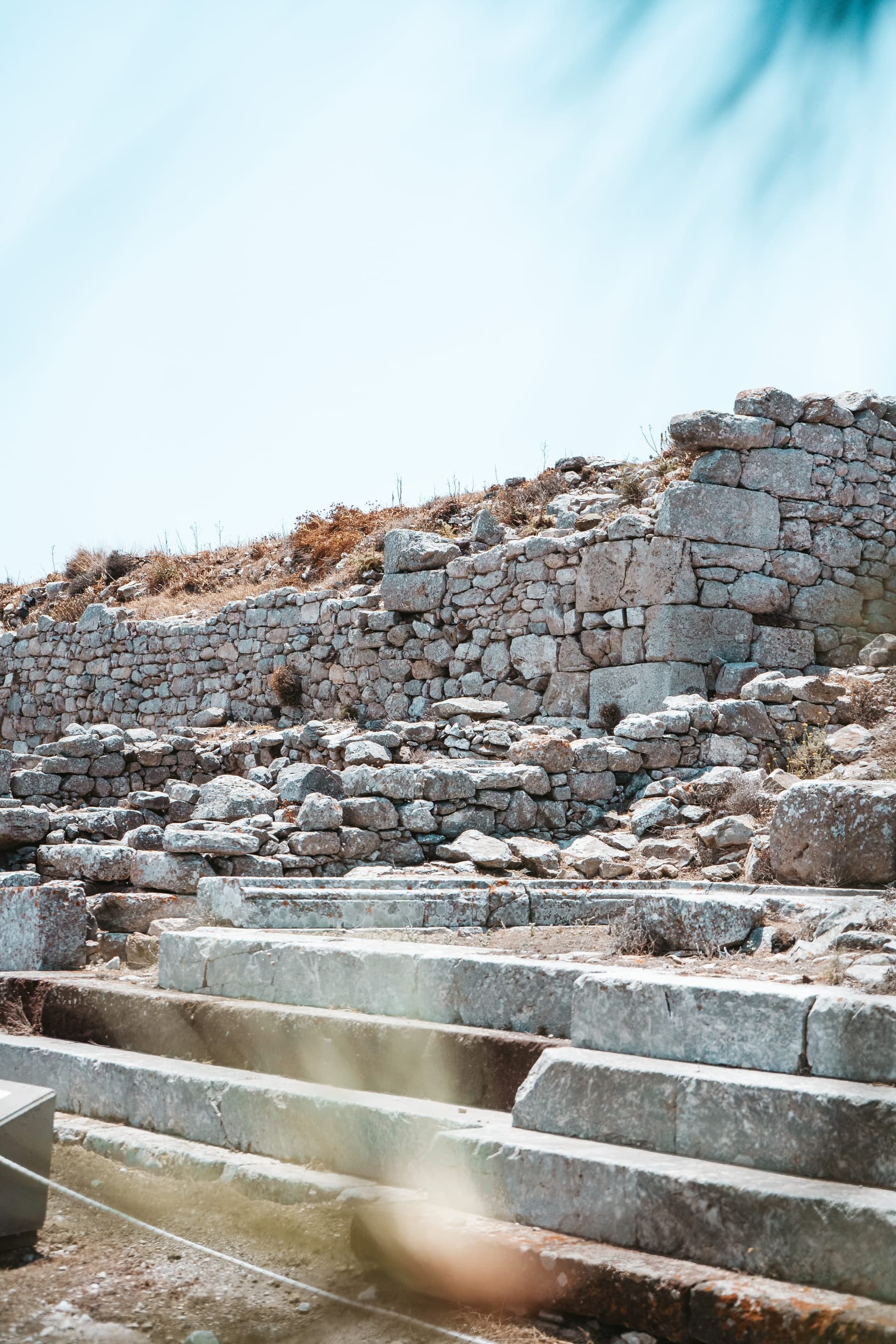 Perissa Beach, la plage de sable noir à Santorin
