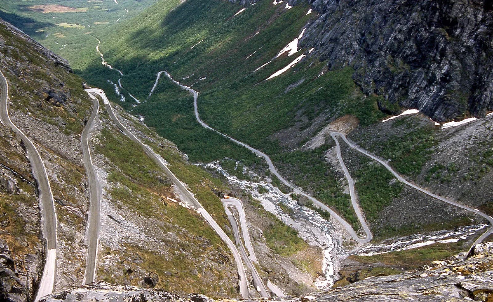 les lacets vertigineux de la route de Trollstigen, l'une des routes touristiques de Norvège