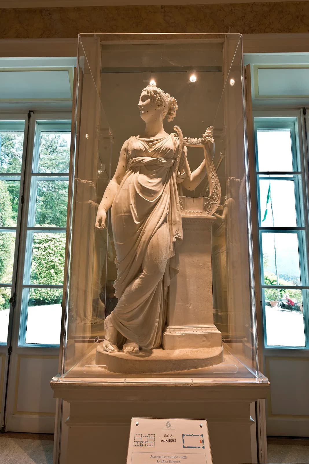 la statue de la muse Terpsichore d'Antonio Canova exposée à la Villa Carlotta