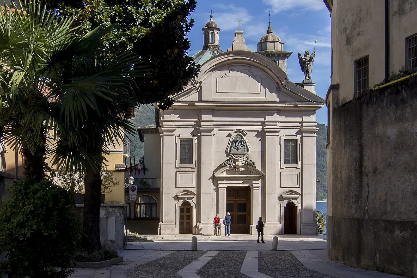 la façade baroque du sanctuaire de la Santissima Pietà à Cannobio