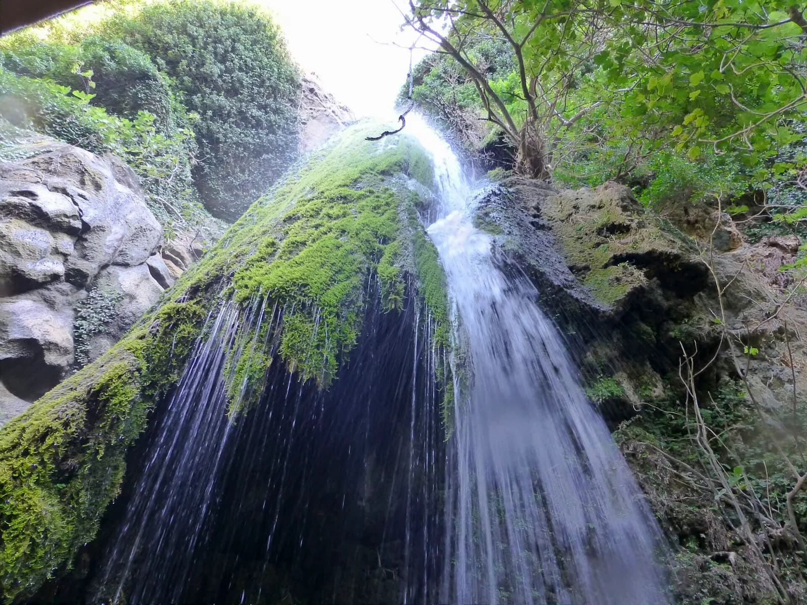 Gorges de Richtis en Crète : randonnée jusqu'à la cascade et la plage, Crète, guide de voyage Âme Bohème