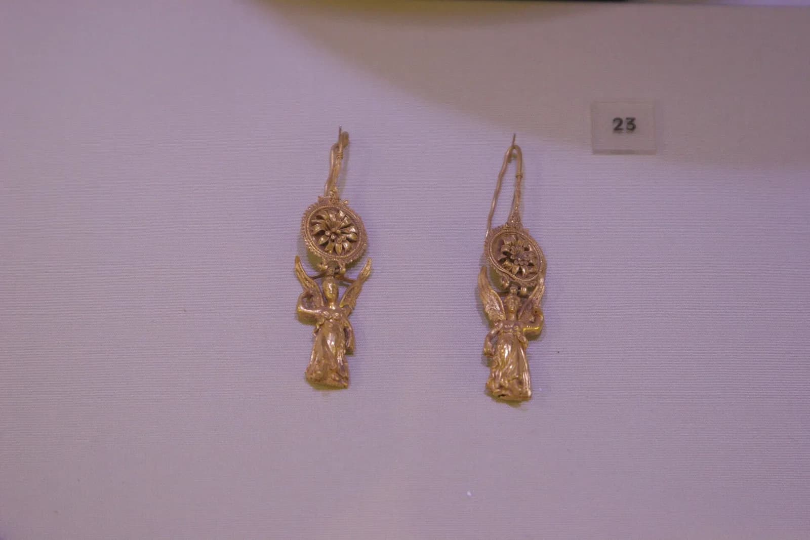 Minoan gold earrings, Heraklion Archaeological Museum