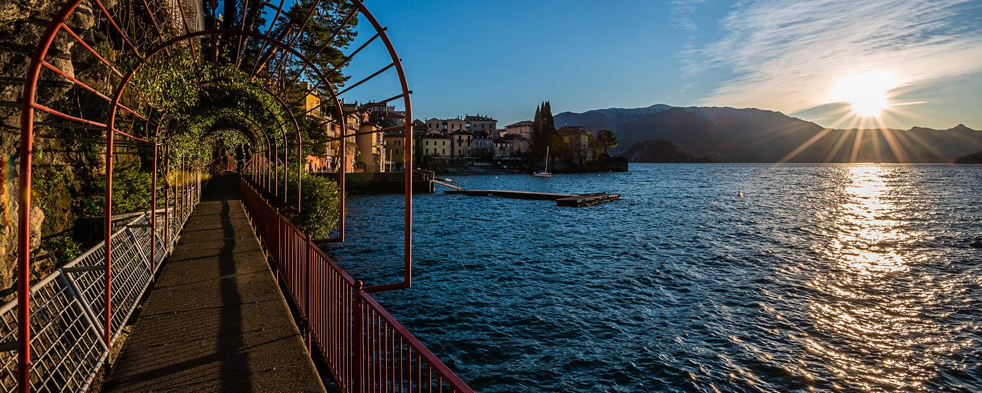 View from the Passeggiata degli Innamorati in Varenna