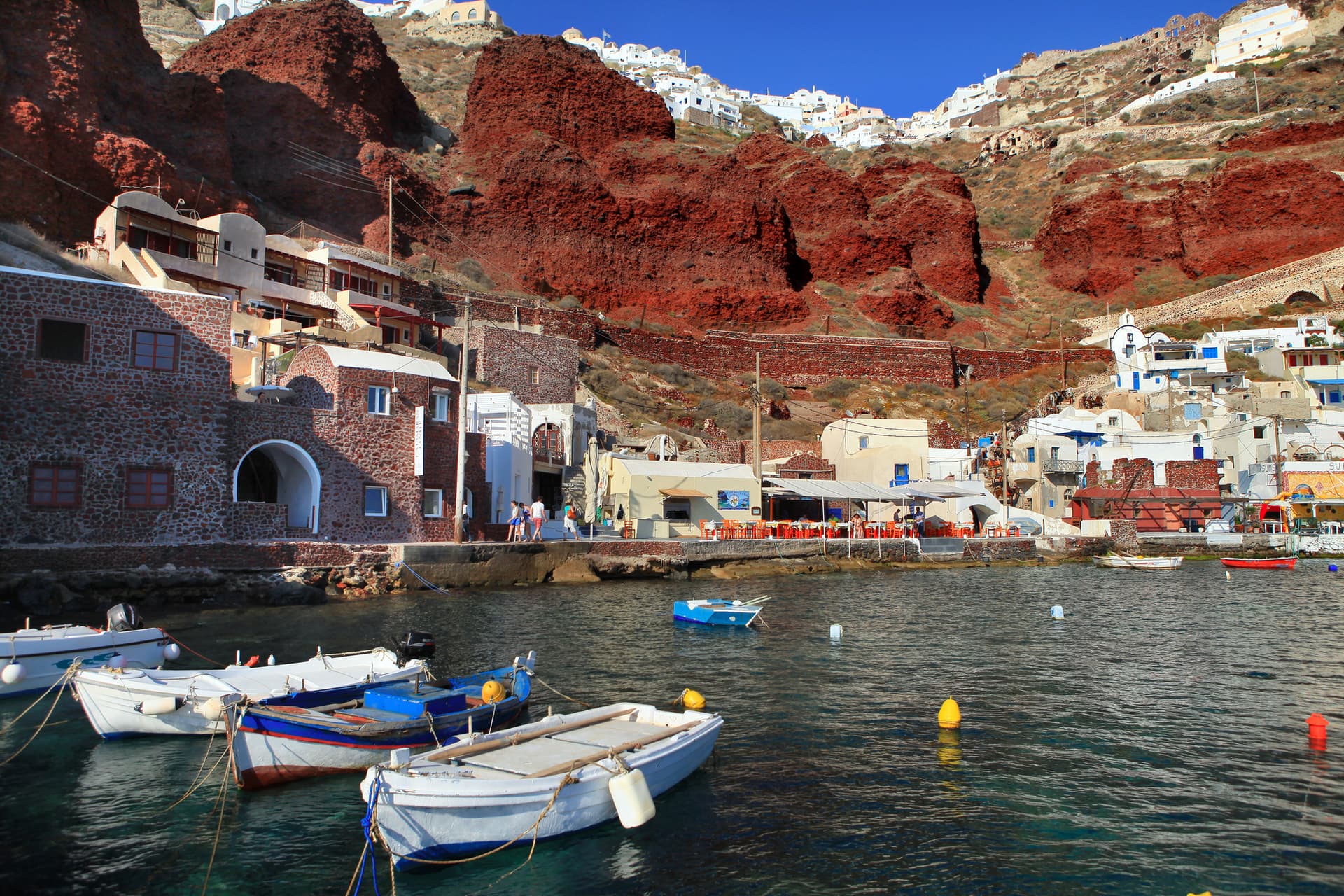 Ammoudi Bay port at the foot of Oia