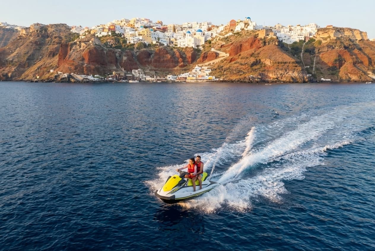 Tour en jetski le long de la côte sud de Santorin avec Wave Sport