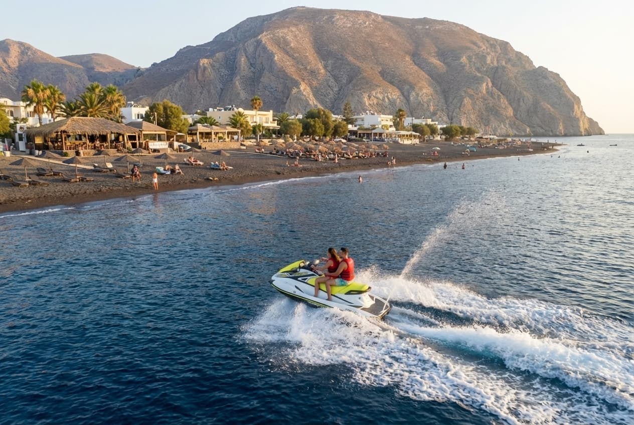 Tour en jetski le long de la côte sud de Santorin avec Wave Sport