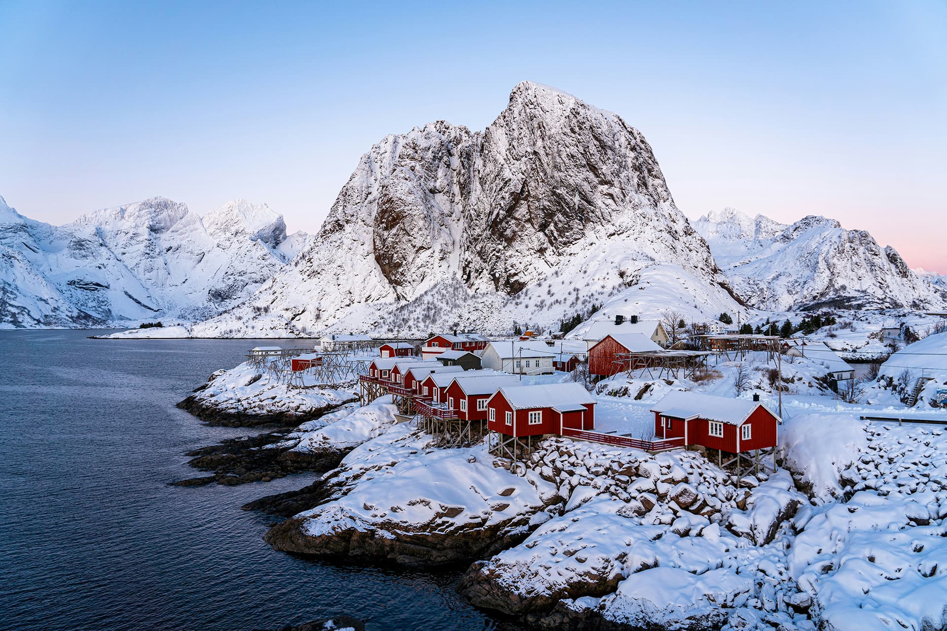 Village de pêcheurs dans les îles Lofoten en Norvège