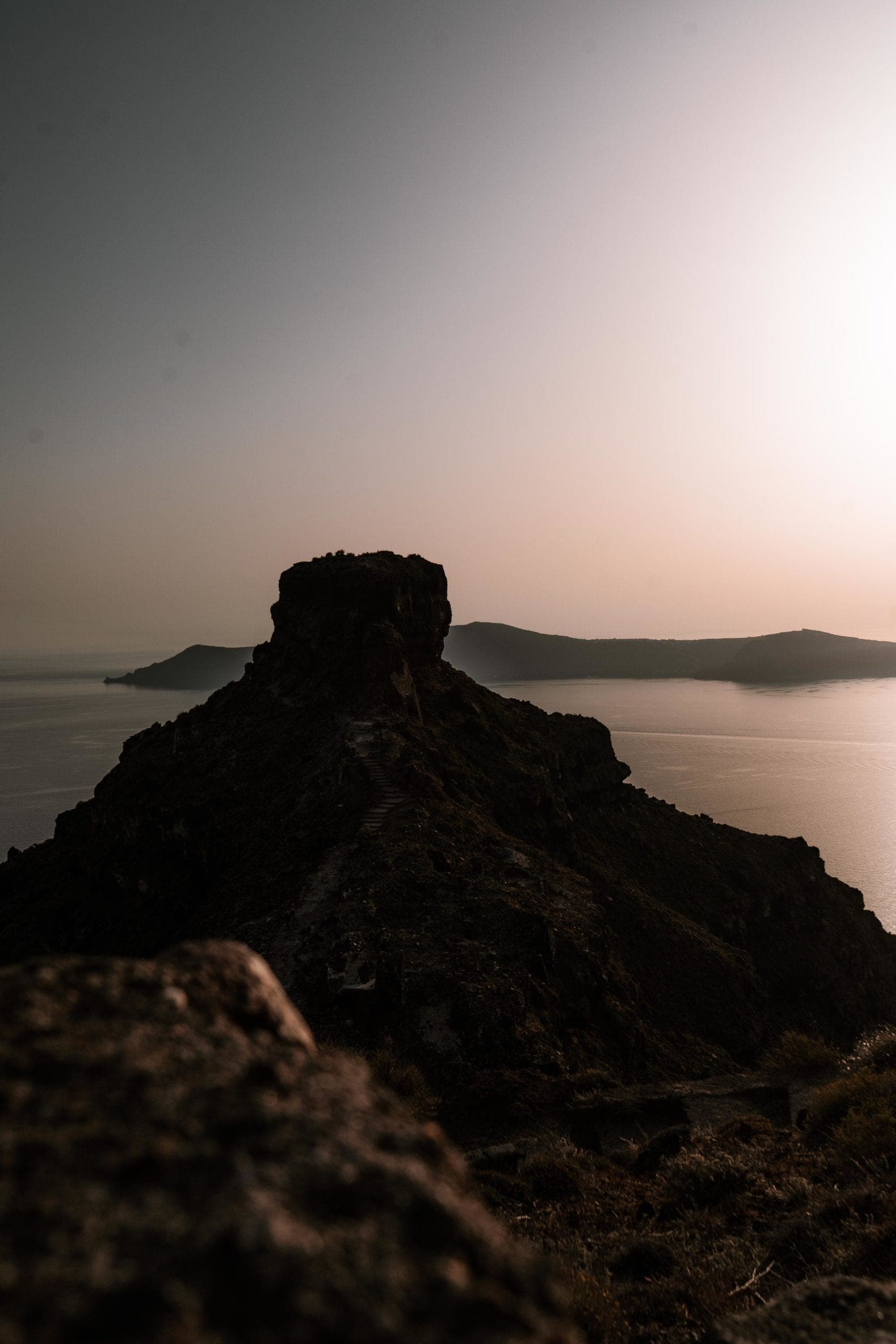 Comment visiter Skaros Rock à Santorin – Le guide de la randonnée