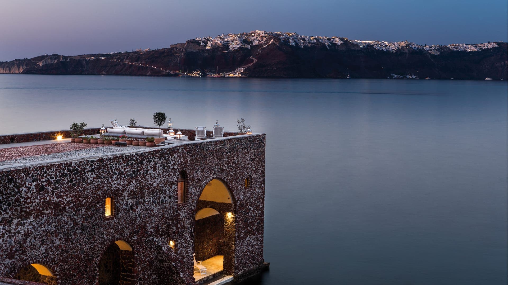 6 Hôtels les plus Luxueux de Santorin – Séjour de rêve dans les Cyclades