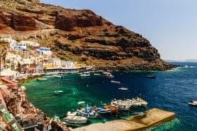 Découvrez le charme d’Oia : un guide du village de Santorin
