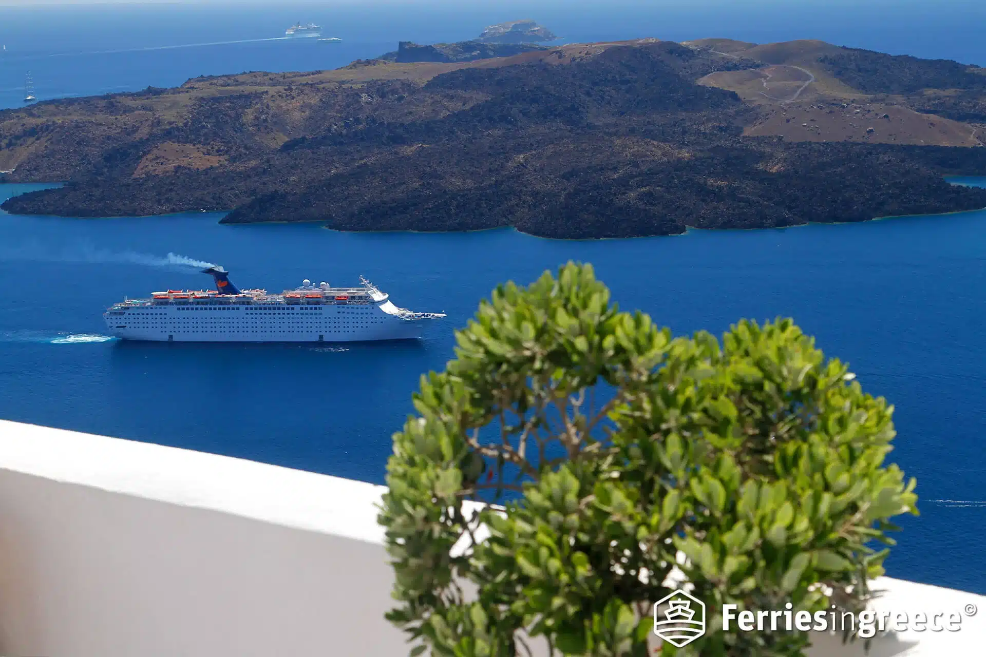 Comment prendre le ferry entre Athènes et Santorin en 2024