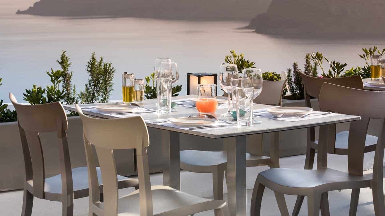 Les 10 Meilleurs bars de Santorin pour boire un verre