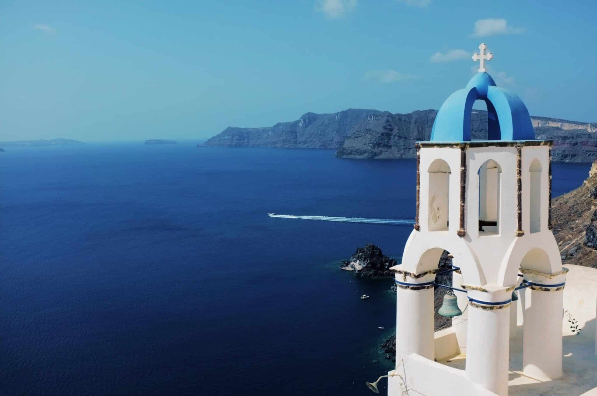 Croisière en catamaran à Santorin, la plus belle activité de l’île en 2024