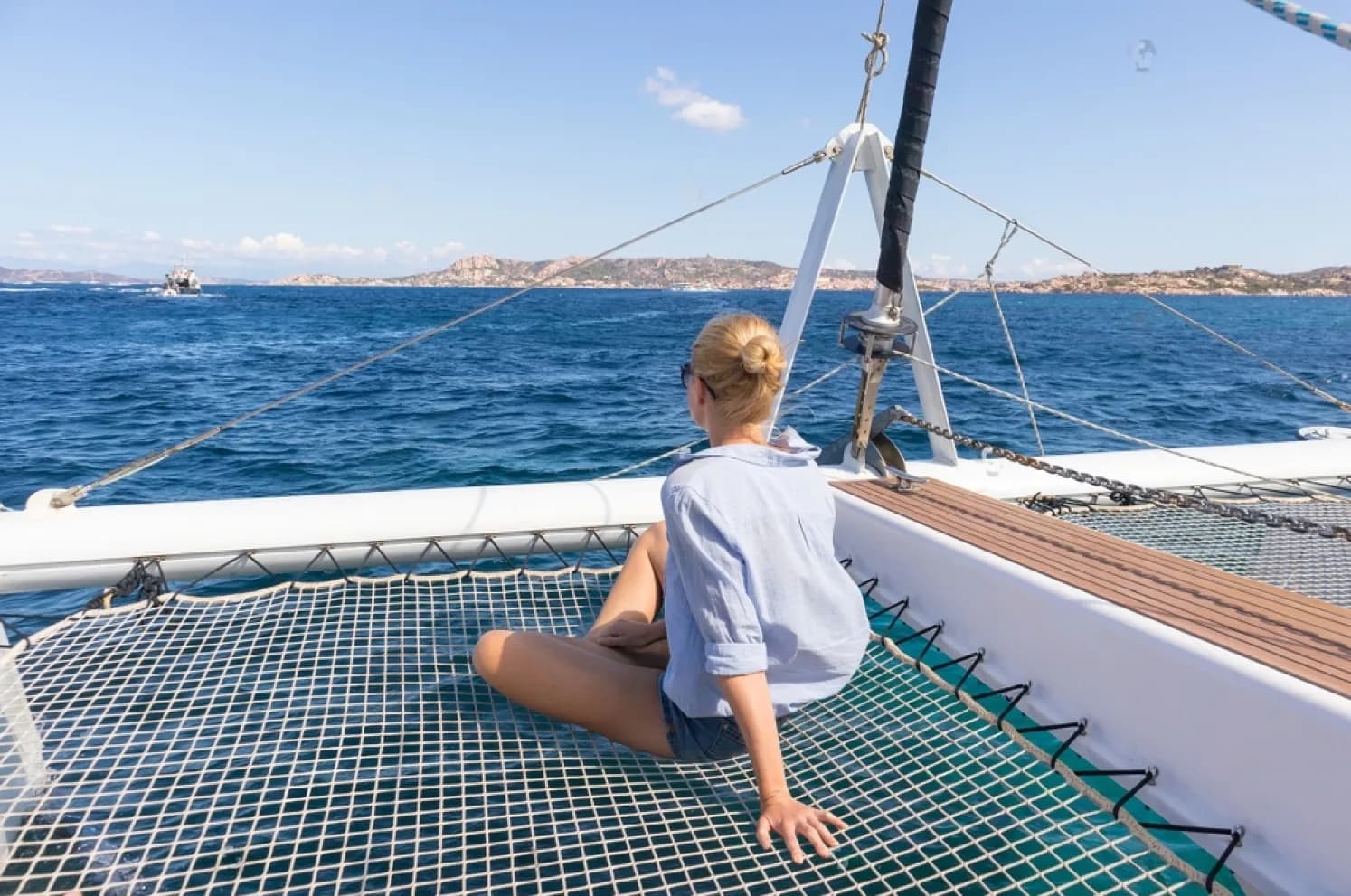 Croisière en catamaran à Santorin, la plus belle activité de l’île en 2024
