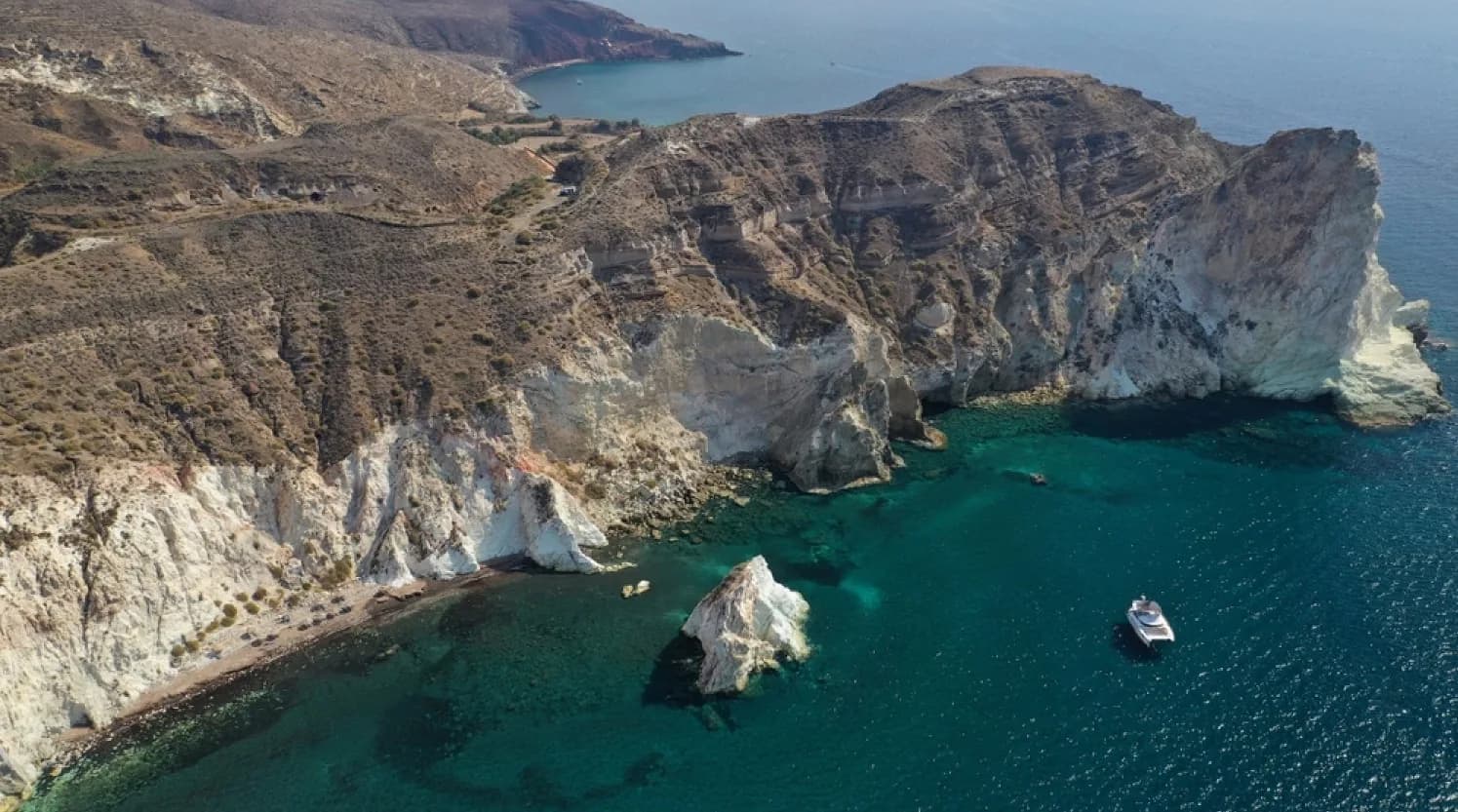 Croisière en catamaran à Santorin, la plus belle activité de l’île en 2024