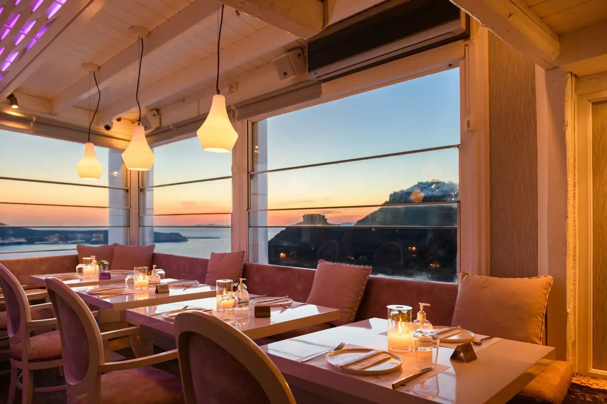 Les 10 Meilleurs bars de Santorin pour boire un verre