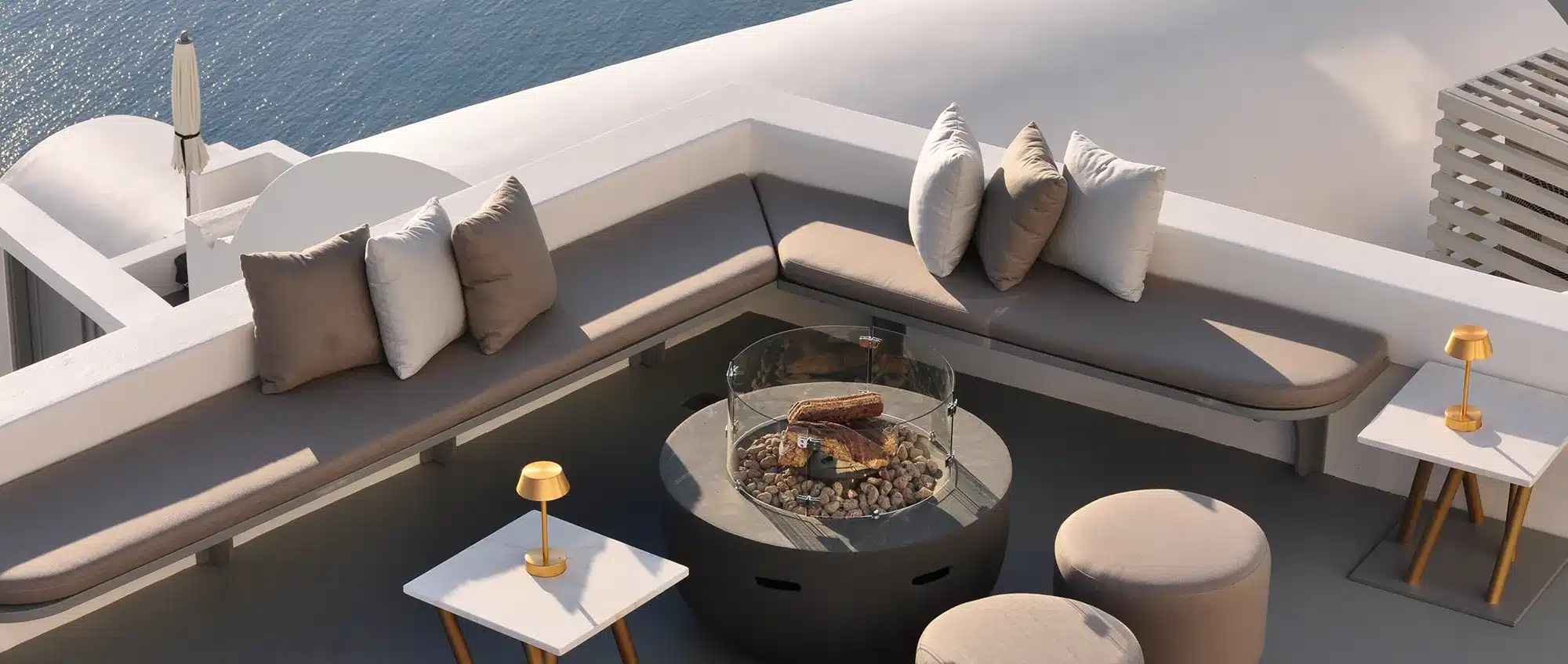 Les 10 Meilleurs bars de Santorin pour boire un verre