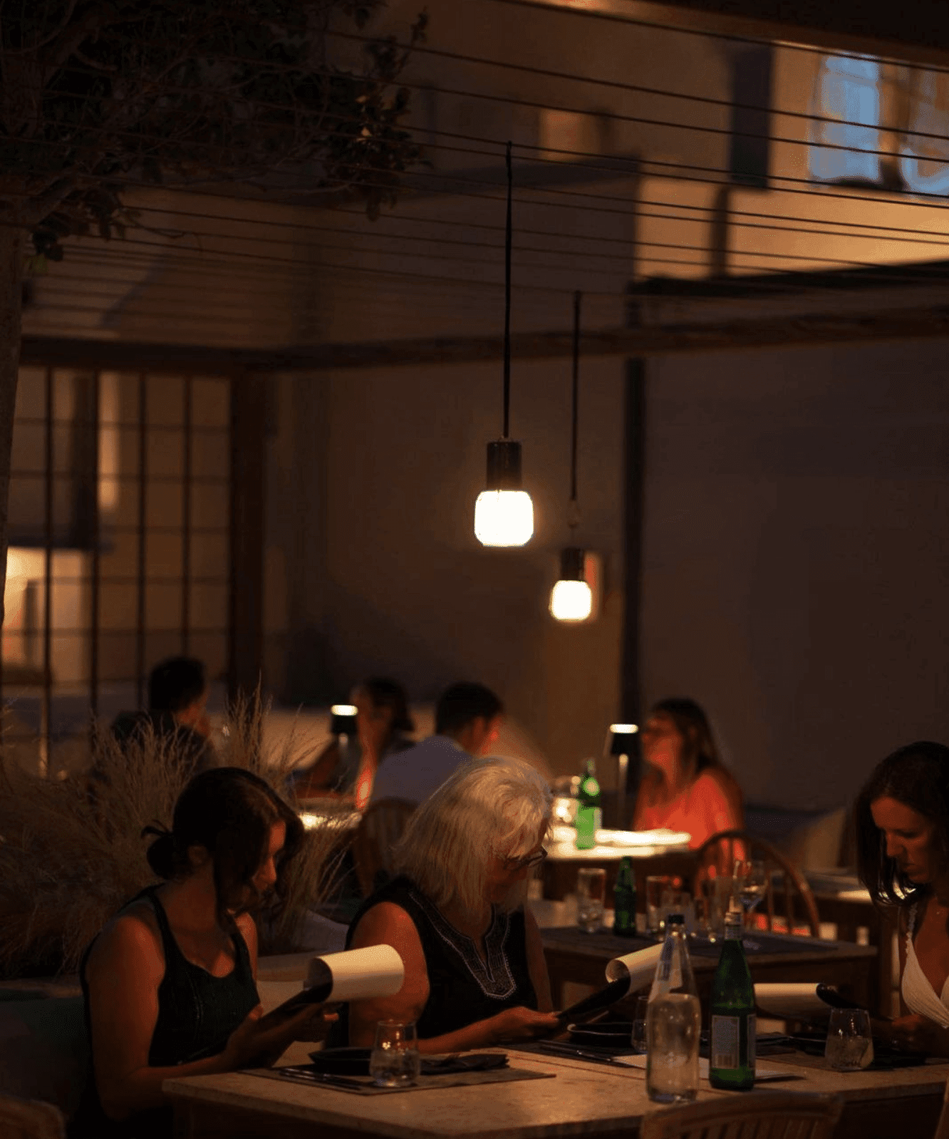 Les 10 Meilleurs bars de Santorin pour boire un verre