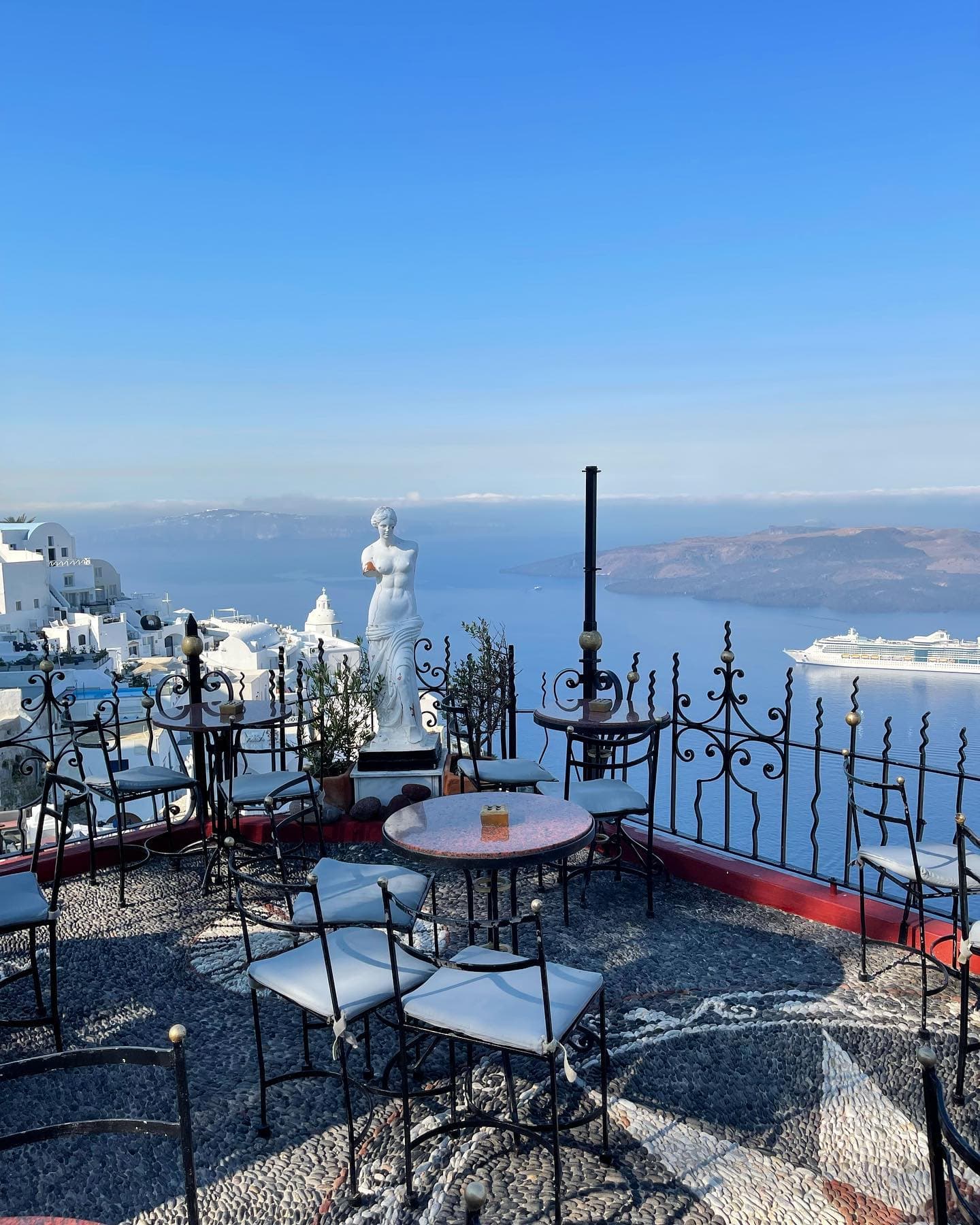 Les 10 Meilleurs bars de Santorin pour boire un verre