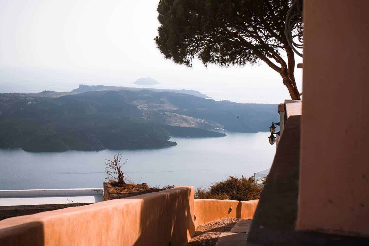 Explorez tous les villages de Santorin