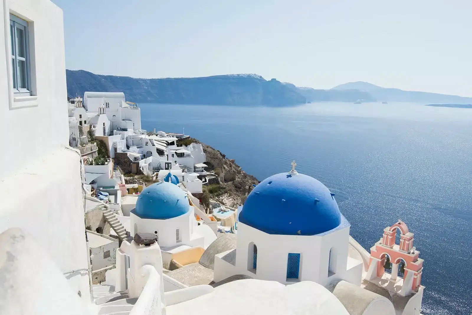 Explorer Fira, la Capitale de Santorin – Guide Complet