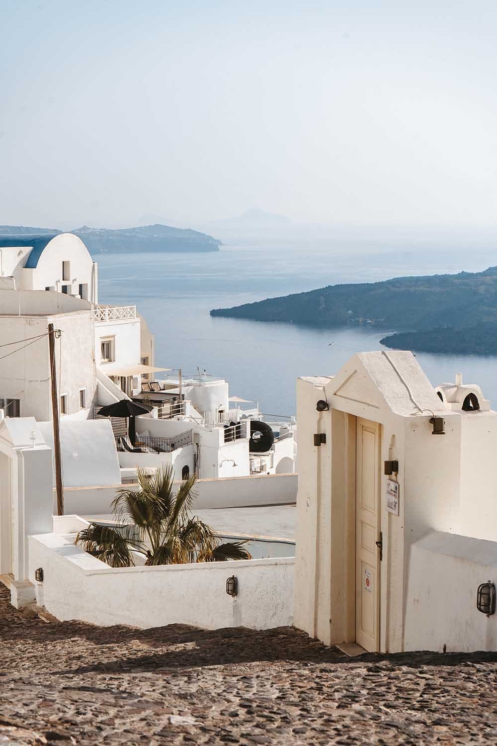 Fira ou Oia? Comparaison des meilleures villes de Santorin
