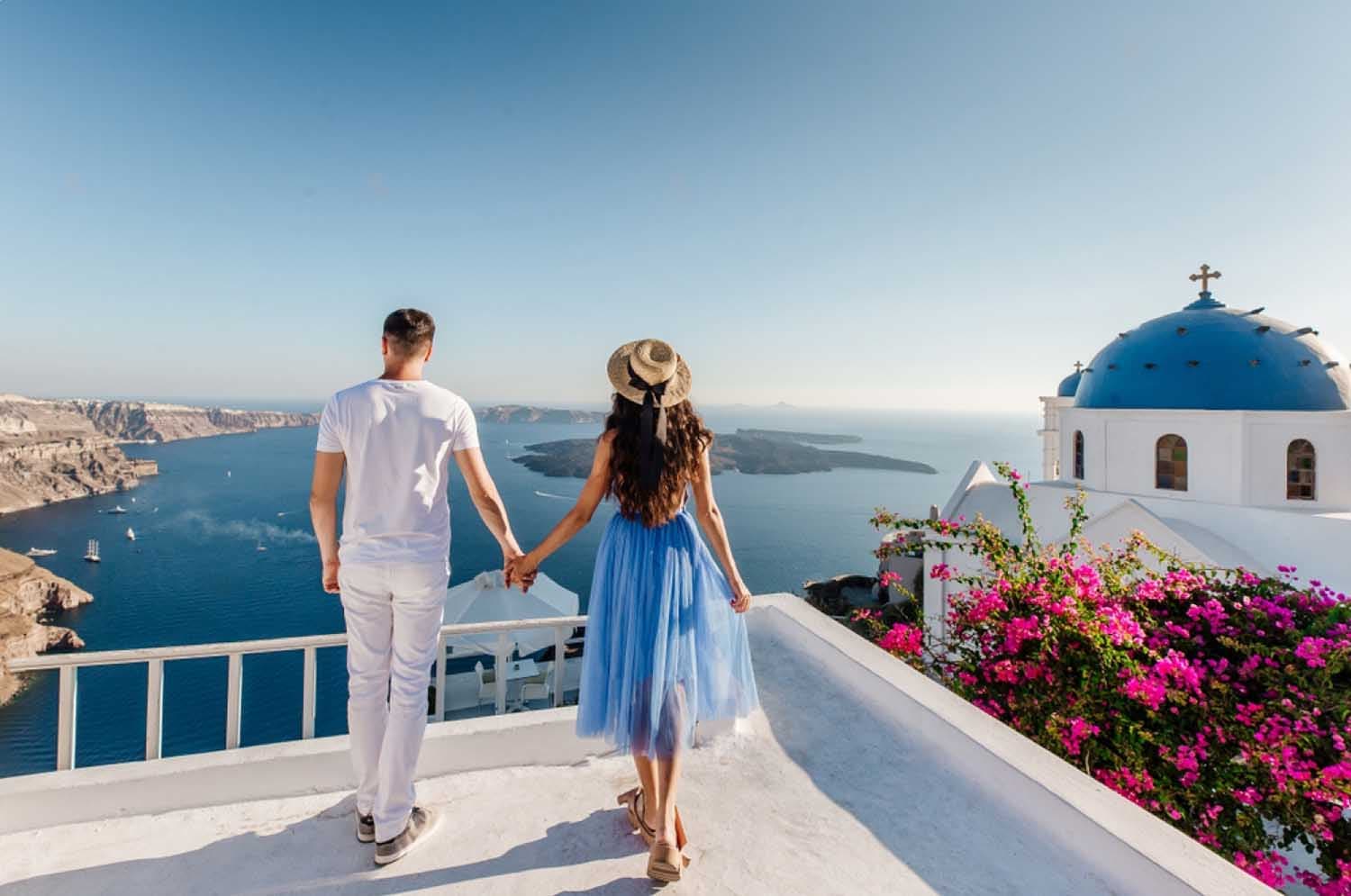 Découvrez le charme d’Oia : un guide du village de Santorin