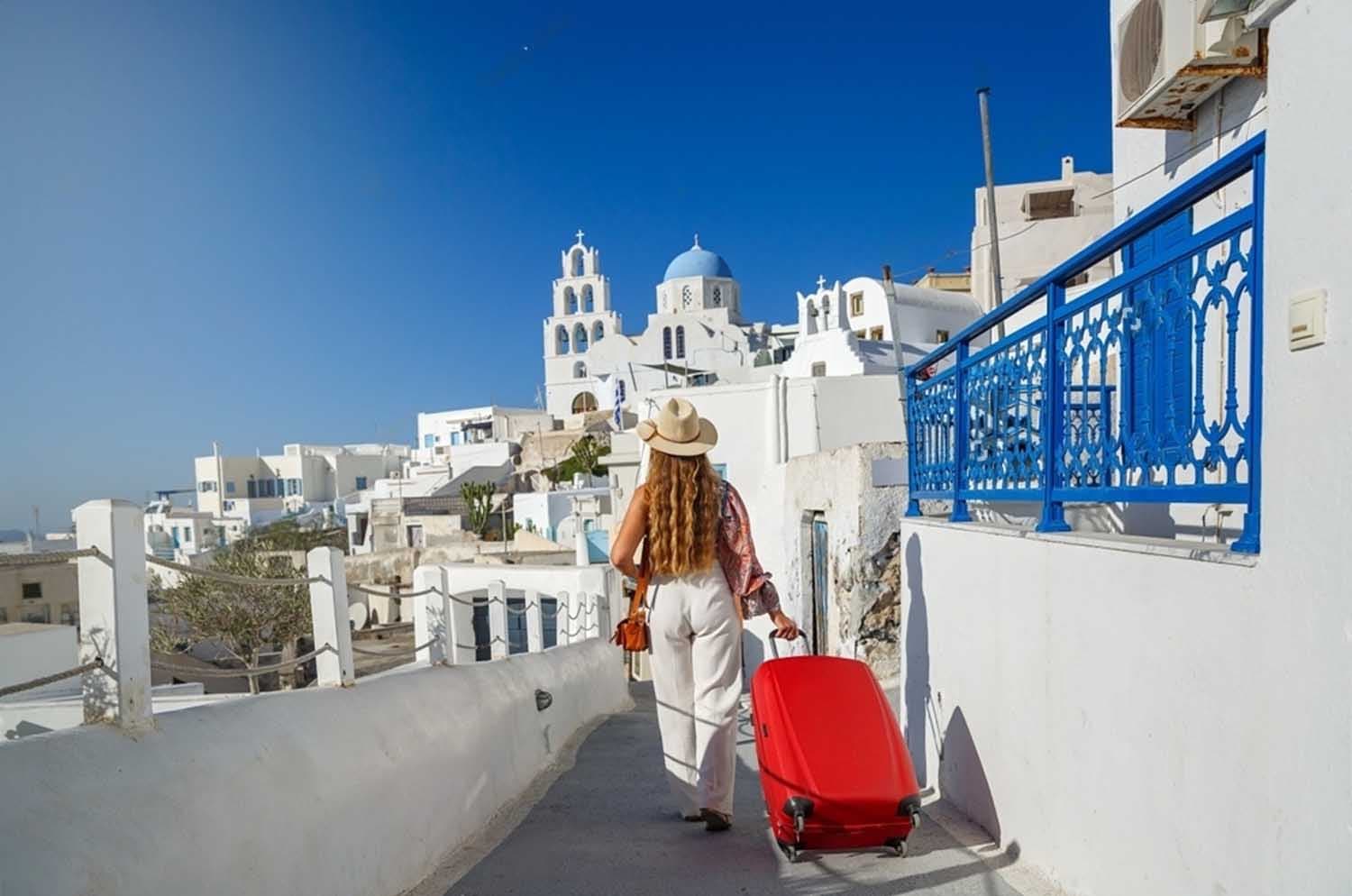 Découvrez le charme d’Oia : un guide du village de Santorin