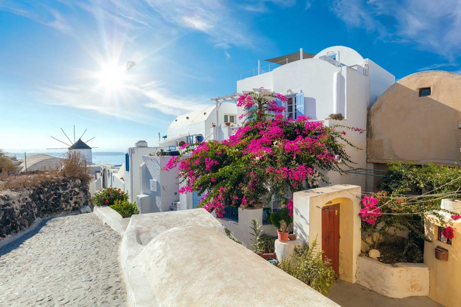Découvrez le charme d’Oia : un guide du village de Santorin