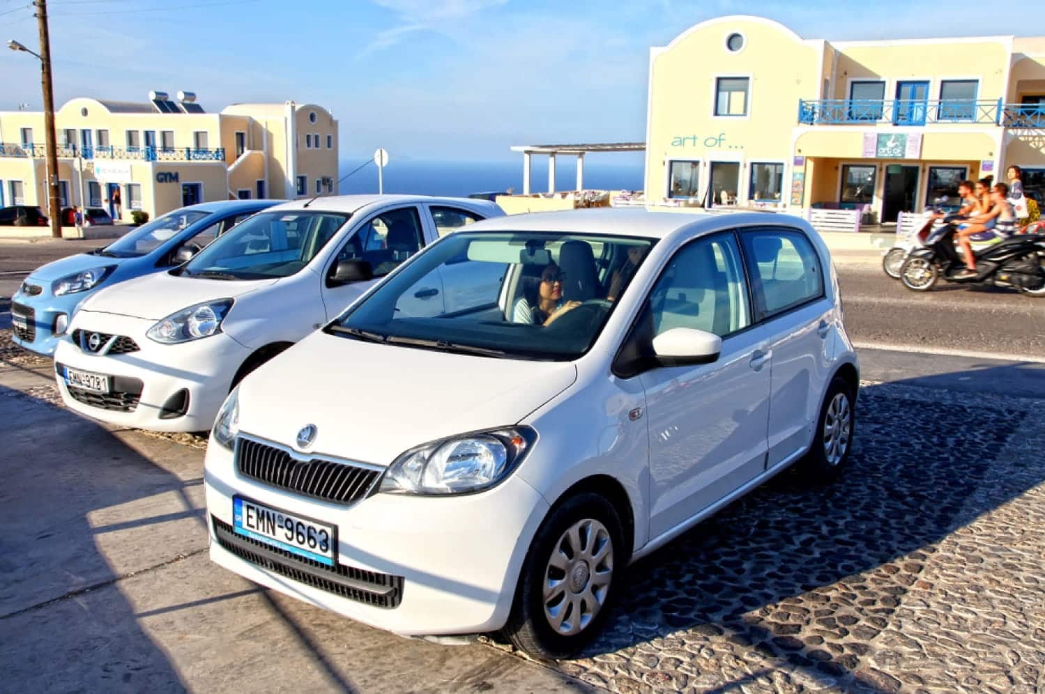 Comment rent a car à Santorini en 2026