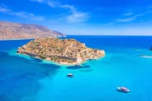Les îles Grecques à explorer depuis Santorin en ferry – Comparaison