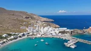 Les îles Grecques à explorer depuis Santorin en ferry – Comparaison