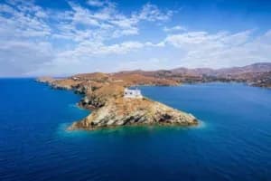 Les îles Grecques à explorer depuis Santorin en ferry – Comparaison