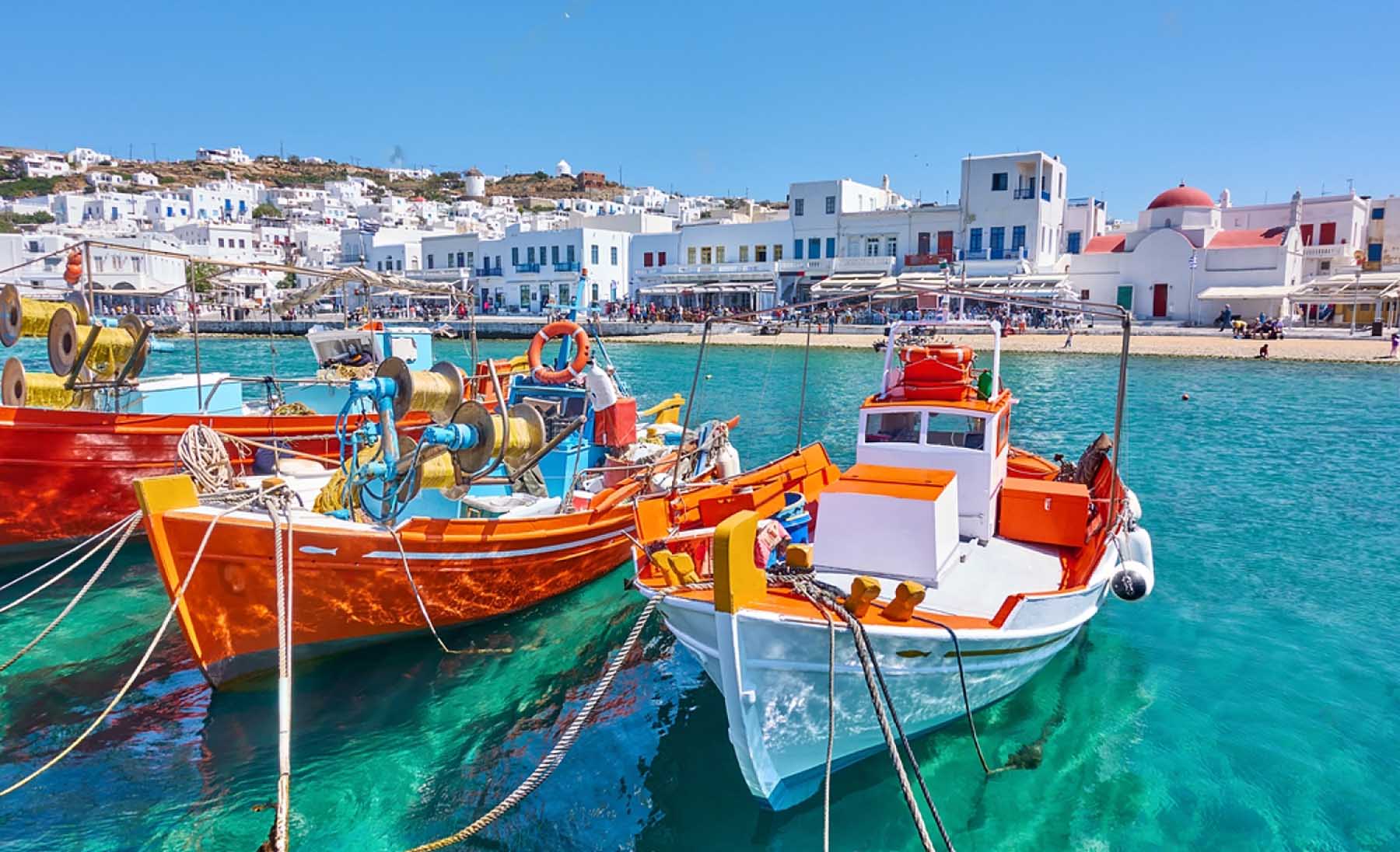 Les îles Grecques à explorer depuis Santorin en ferry – Comparaison