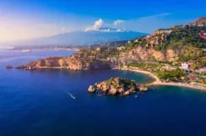 Les îles Grecques à explorer depuis Santorin en ferry – Comparaison