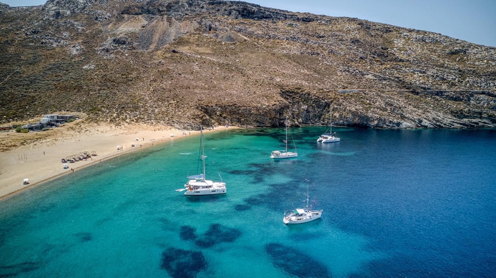 Les îles Grecques à explorer depuis Santorin en ferry – Comparaison