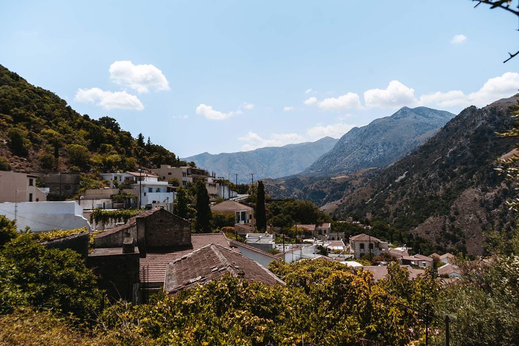 Argiroupoli village crete — Le village enchanteur d’Argiroupoli – Une Oasis en Crète