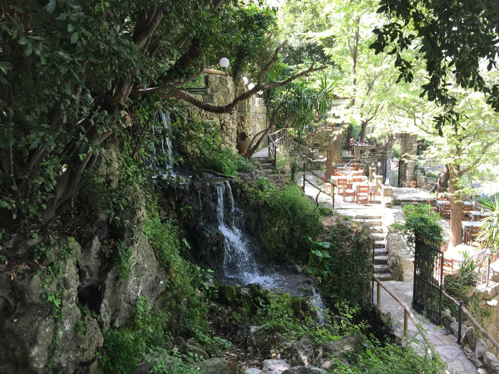 Argiroupoli village crete — Le village enchanteur d’Argiroupoli – Une Oasis en Crète