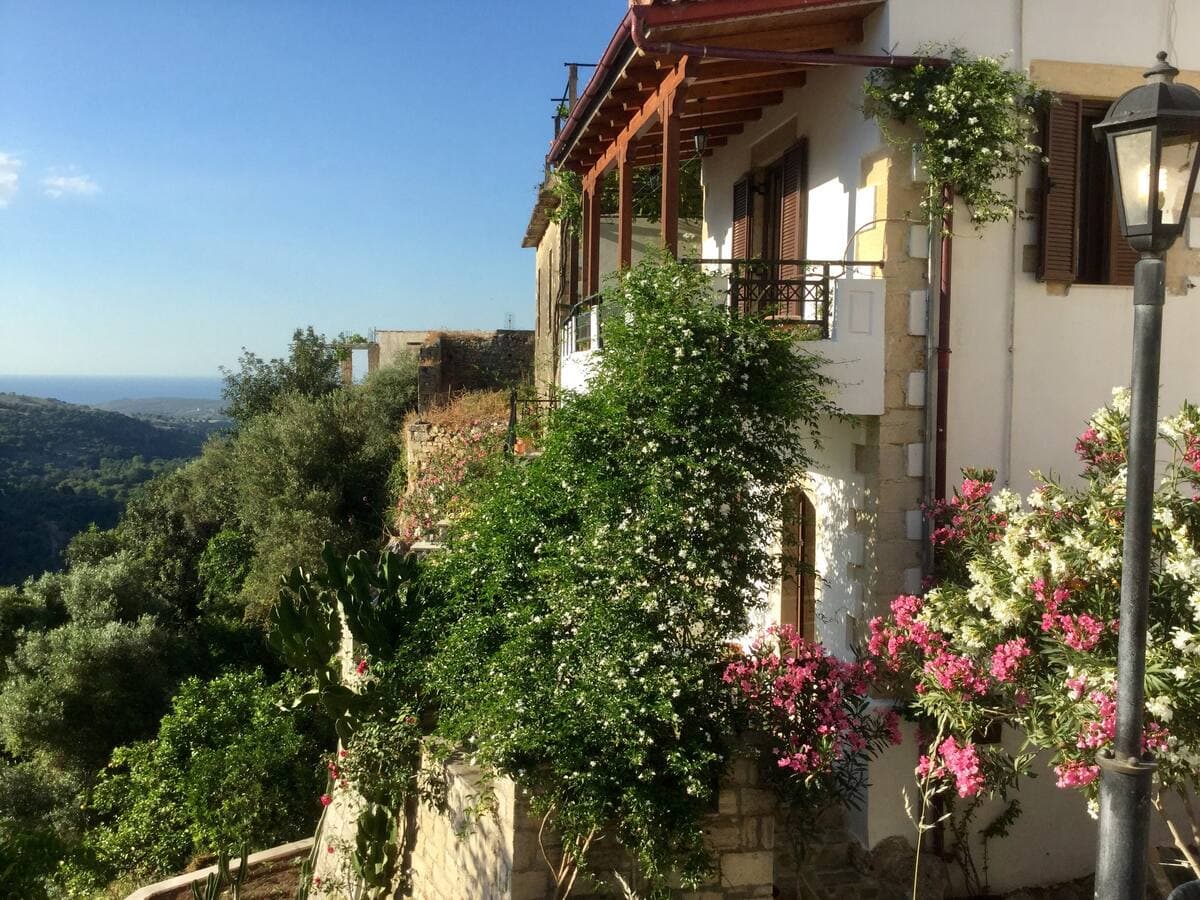 Argiroupoli village crete — Le village enchanteur d’Argiroupoli – Une Oasis en Crète