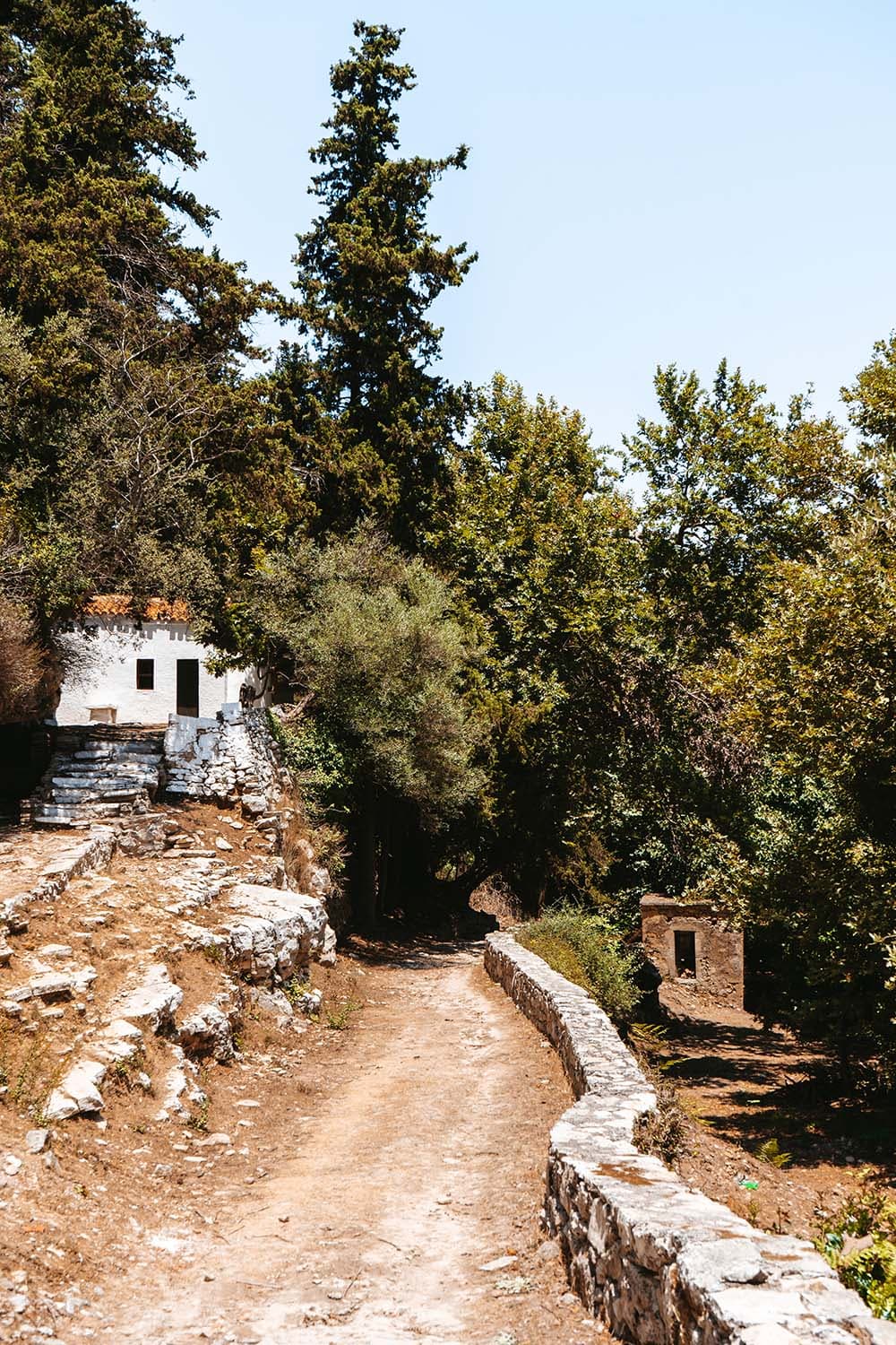 Argiroupoli village crete — Le village enchanteur d’Argiroupoli – Une Oasis en Crète