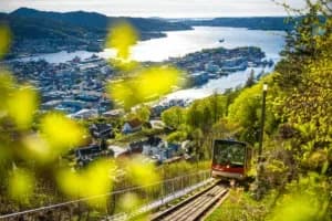 Le Téléphérique de Fløibanen : Admirer Bergen depuis le sommet de Fløyen
