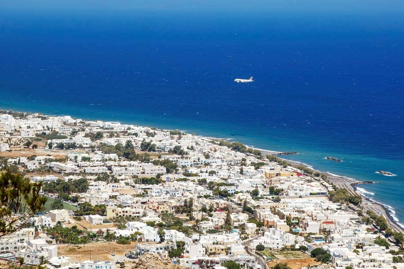 Explorez tous les villages de Santorin