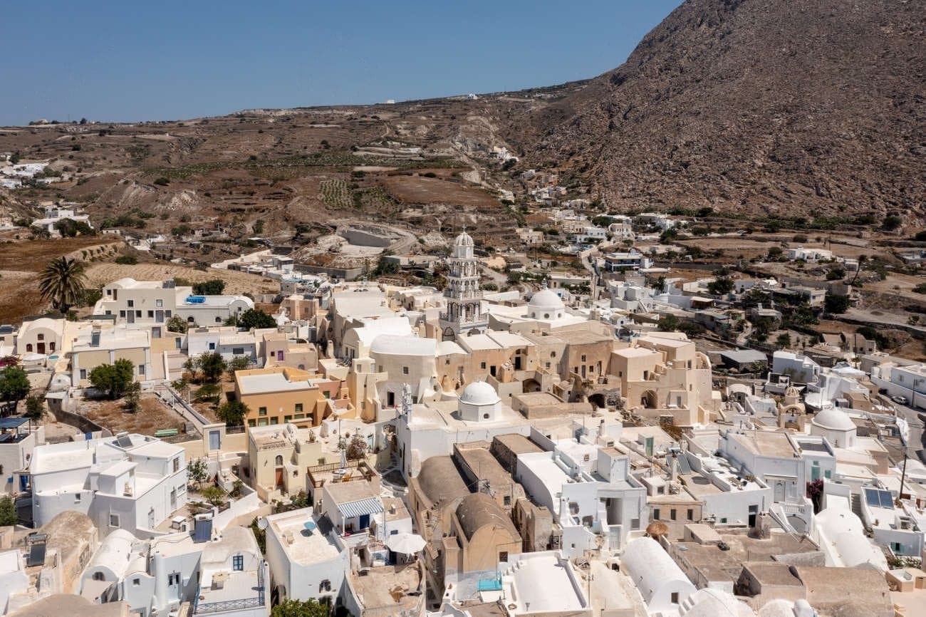 Explorez tous les villages de Santorin