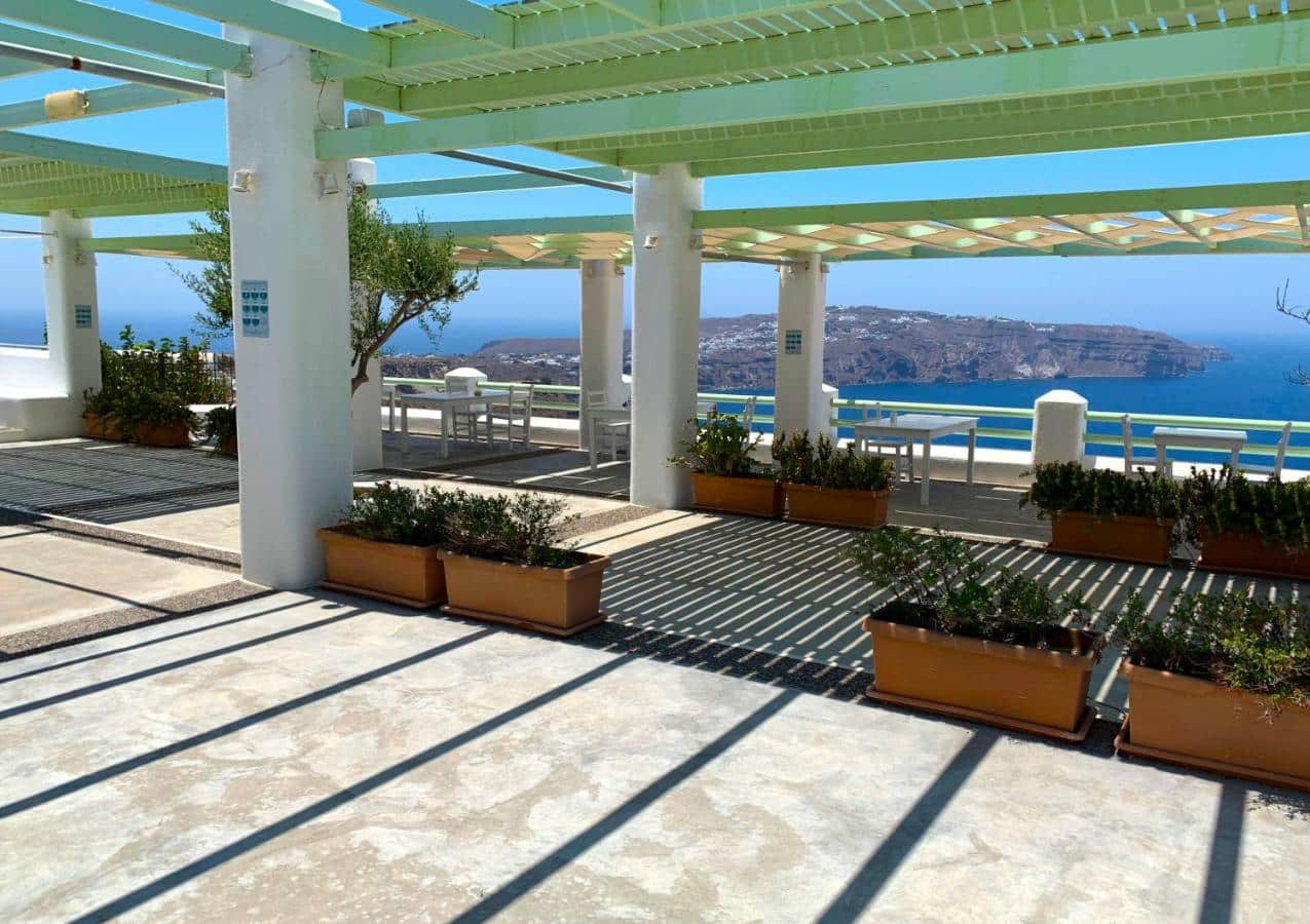 Explorez tous les villages de Santorin