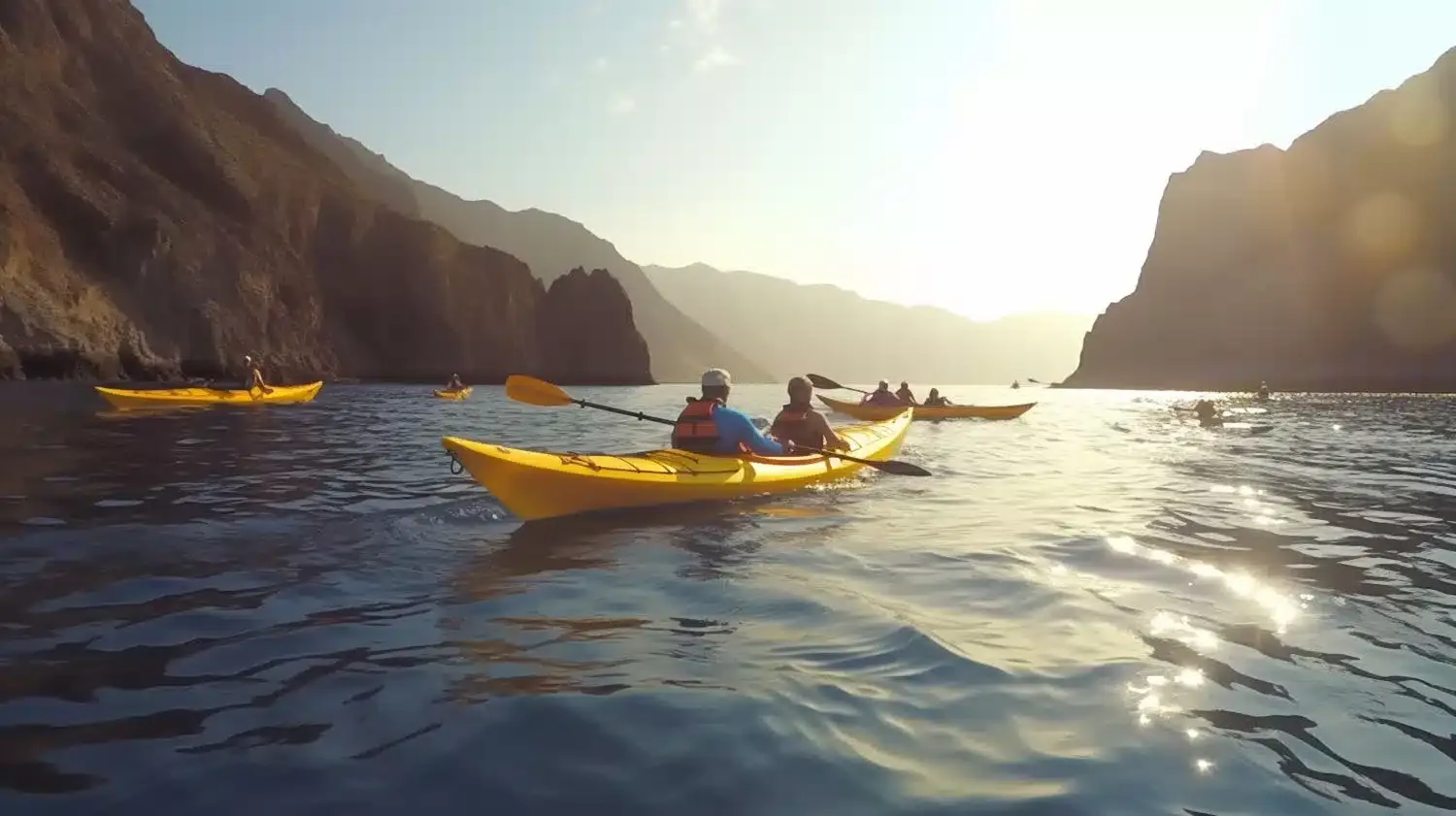 Kayak de mer à Santorin : Guide pour explorer l’île depuis le large