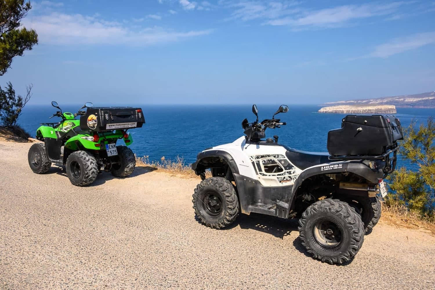 Transferts de l’aéroport de Santorin – bus, taxi, voiture