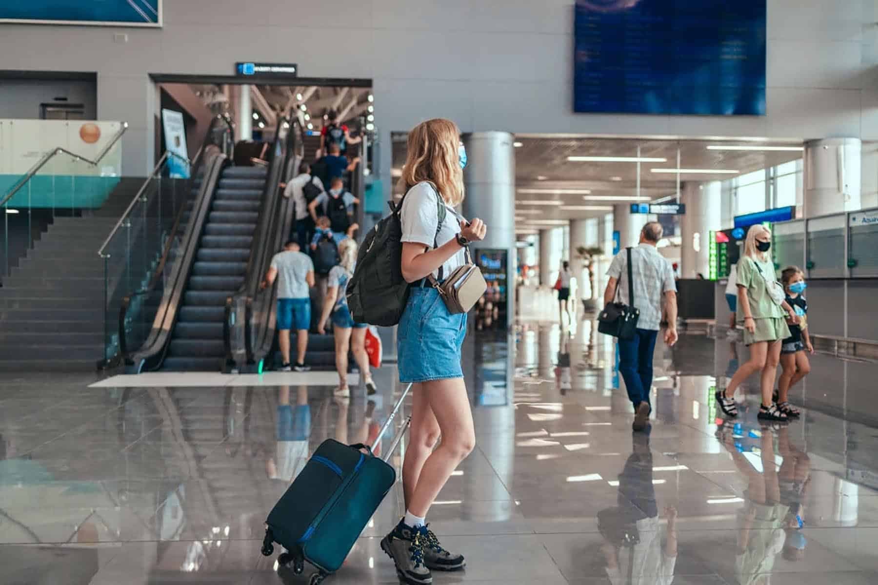 Transferts de l’aéroport de Santorin – bus, taxi, voiture