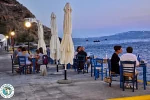 Voyager en famille à Santorini - Lombranos Restaurant